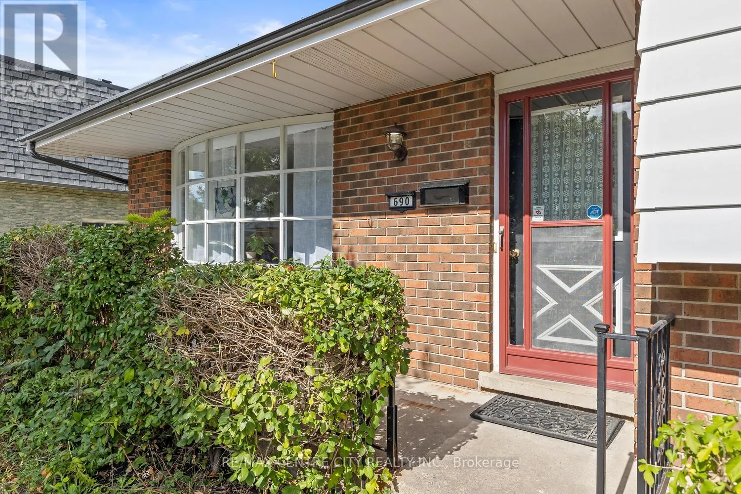 690 GRENFELL DRIVE