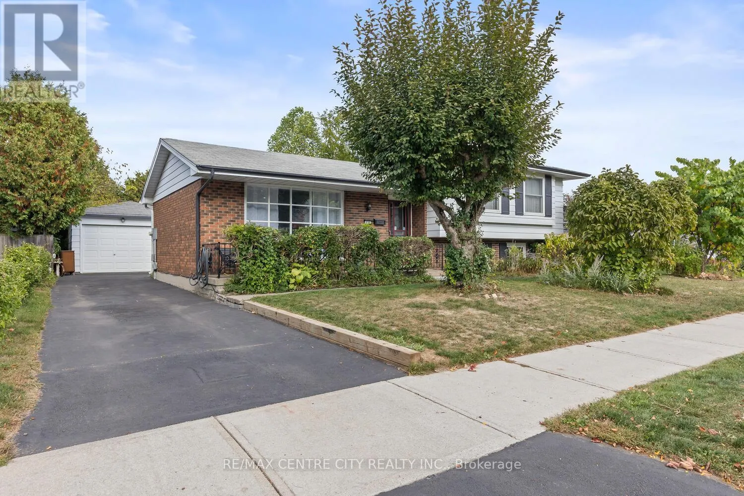 690 GRENFELL DRIVE