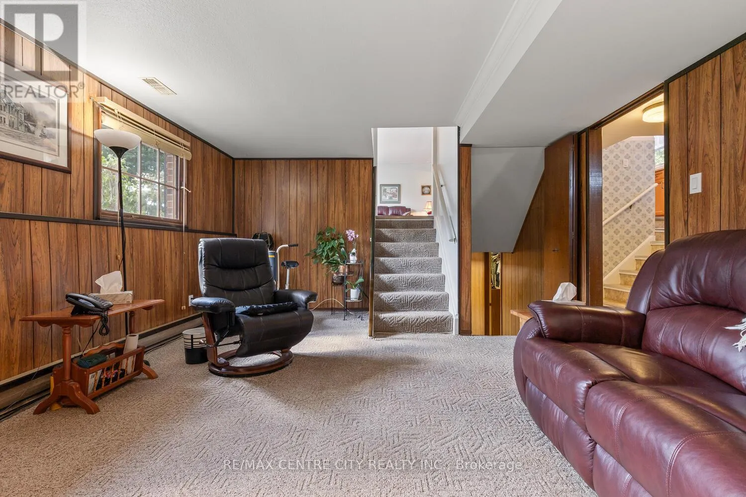 690 GRENFELL DRIVE