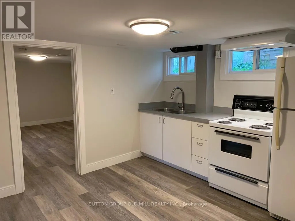 BSMT - 251 ERB STREET E
