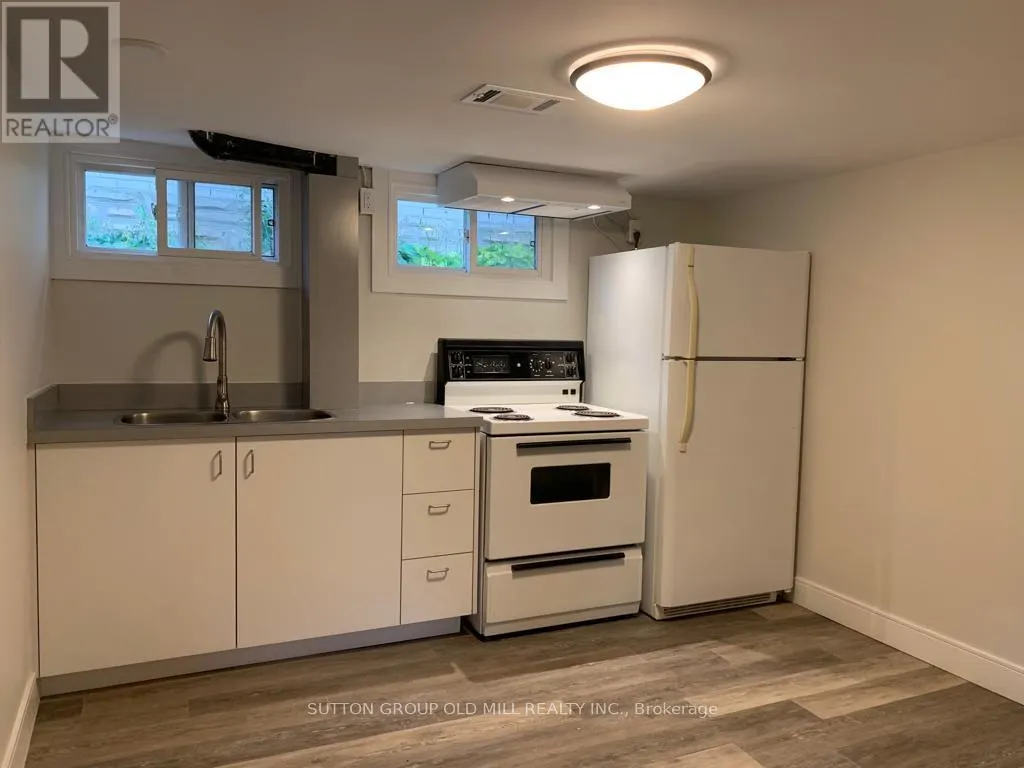 BSMT - 251 ERB STREET E