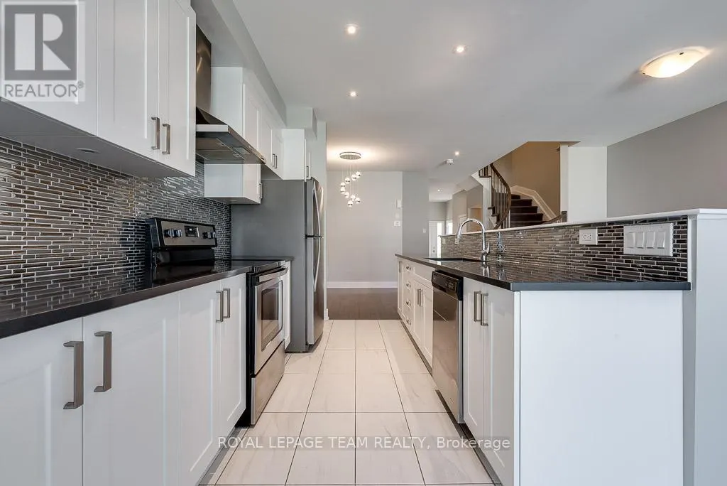 324 FERGUS CRESCENT