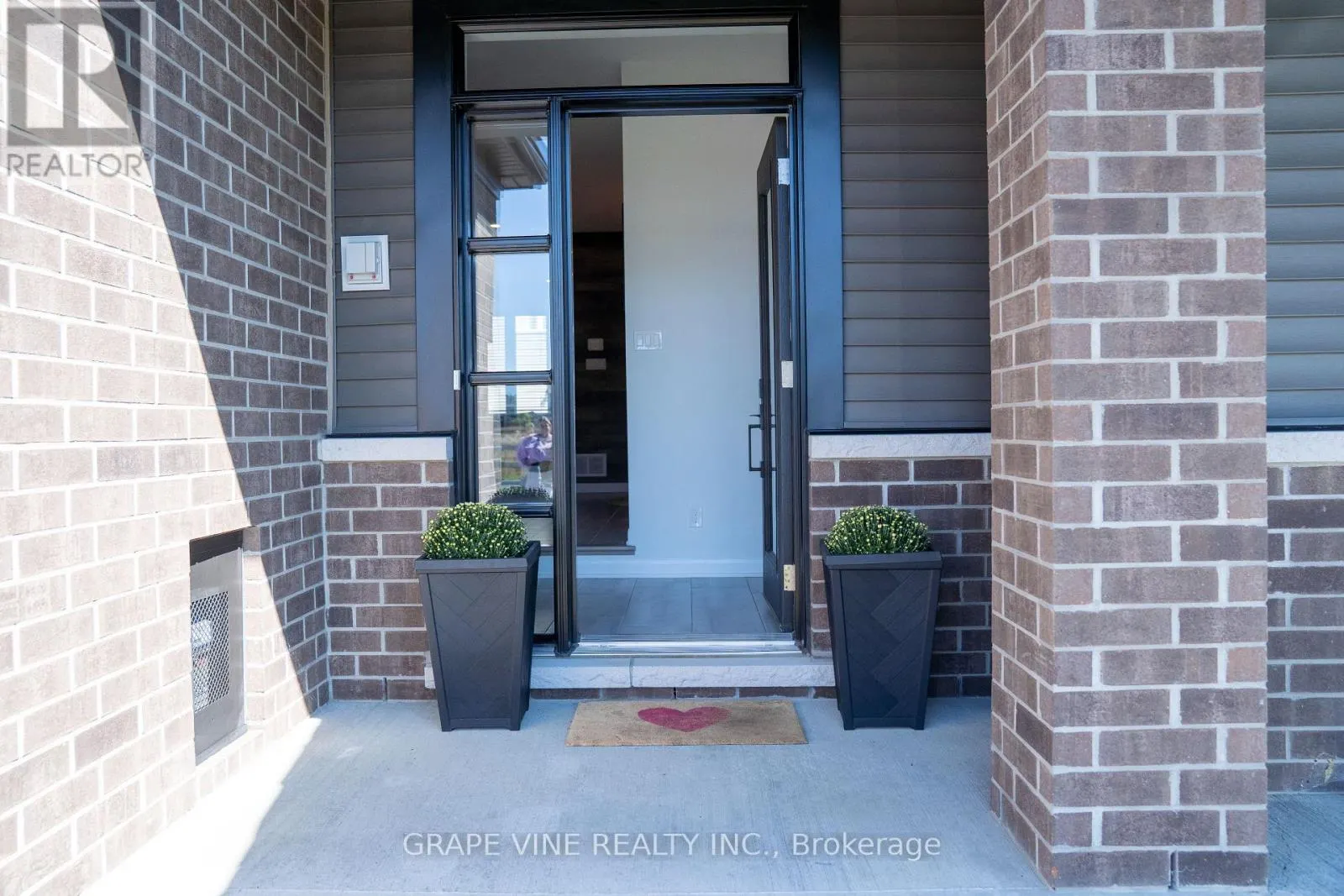 2057 CALTRA CRESCENT