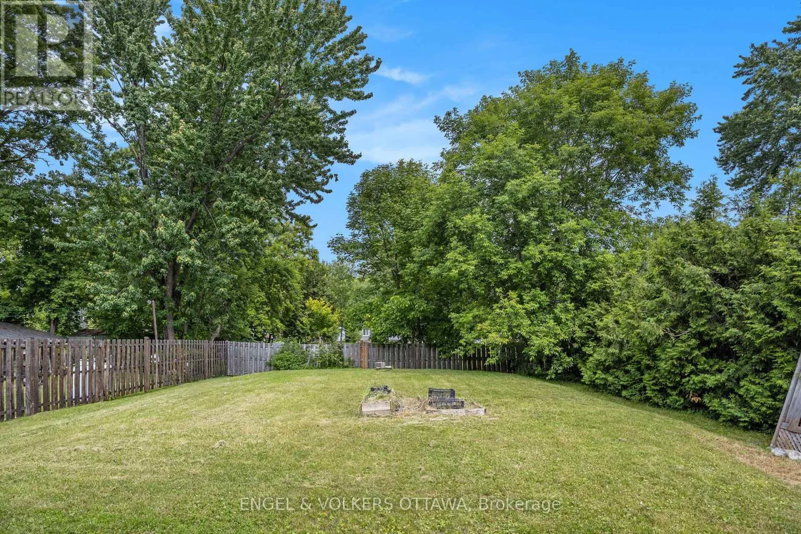 1095 MORIN ROAD