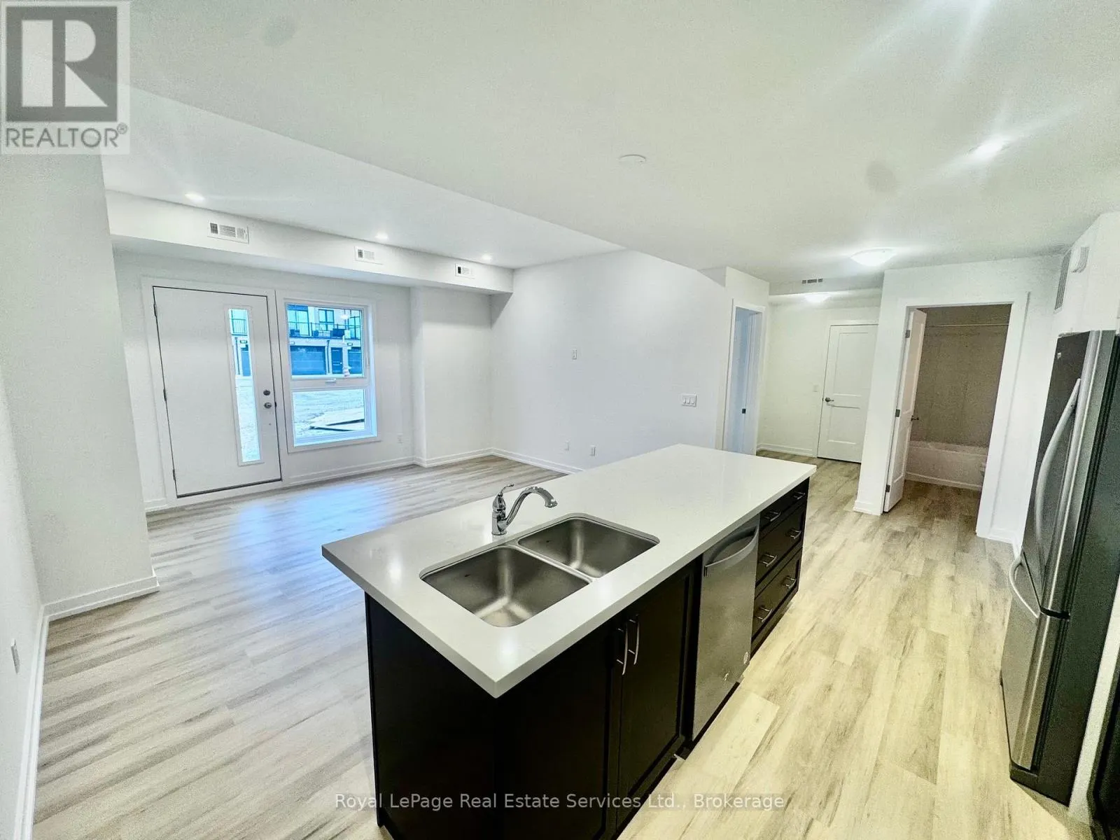 35 - 70 KENNESKY DRIVE, #35