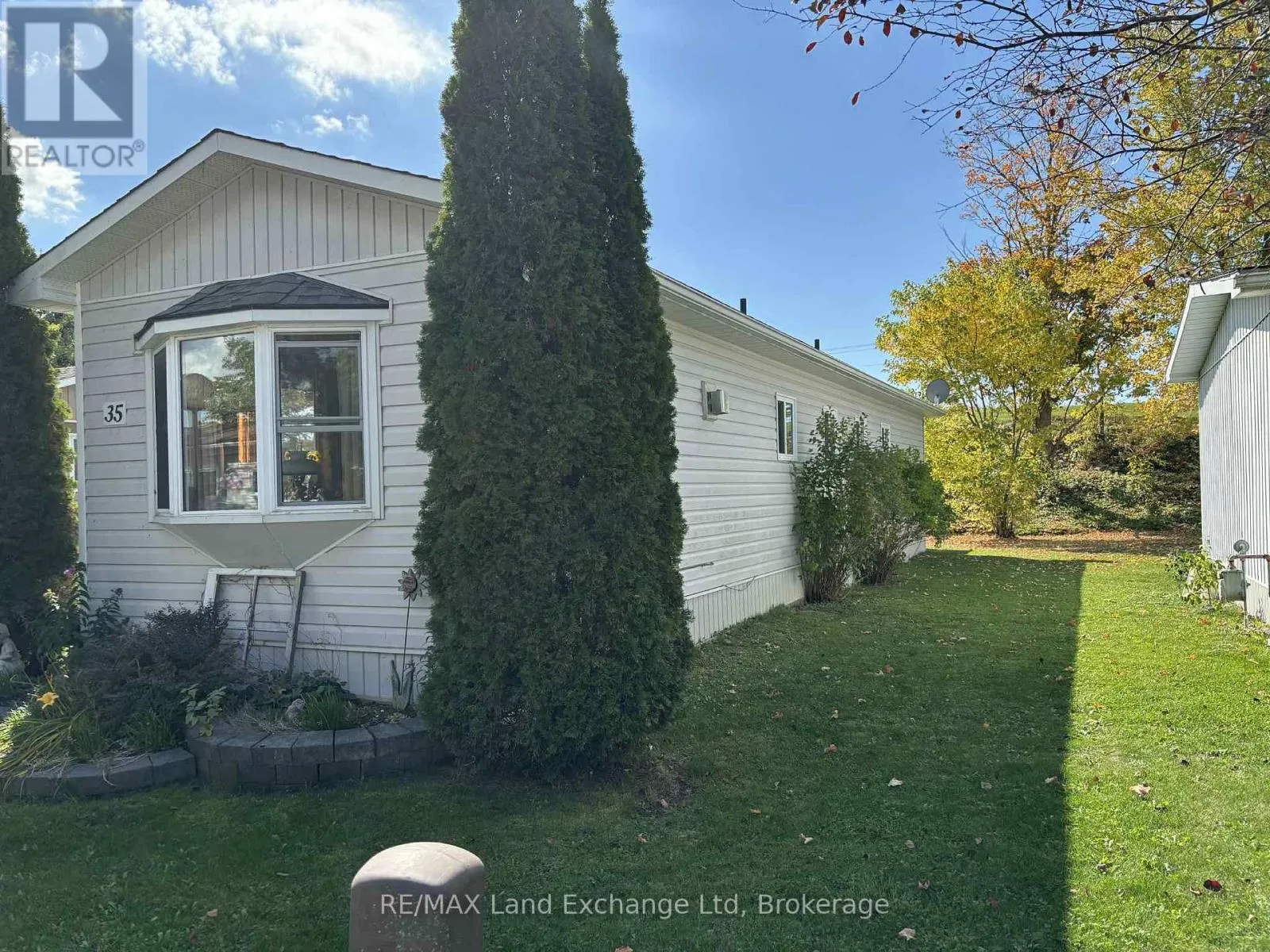 35 BRIARWOOD CRESCENT