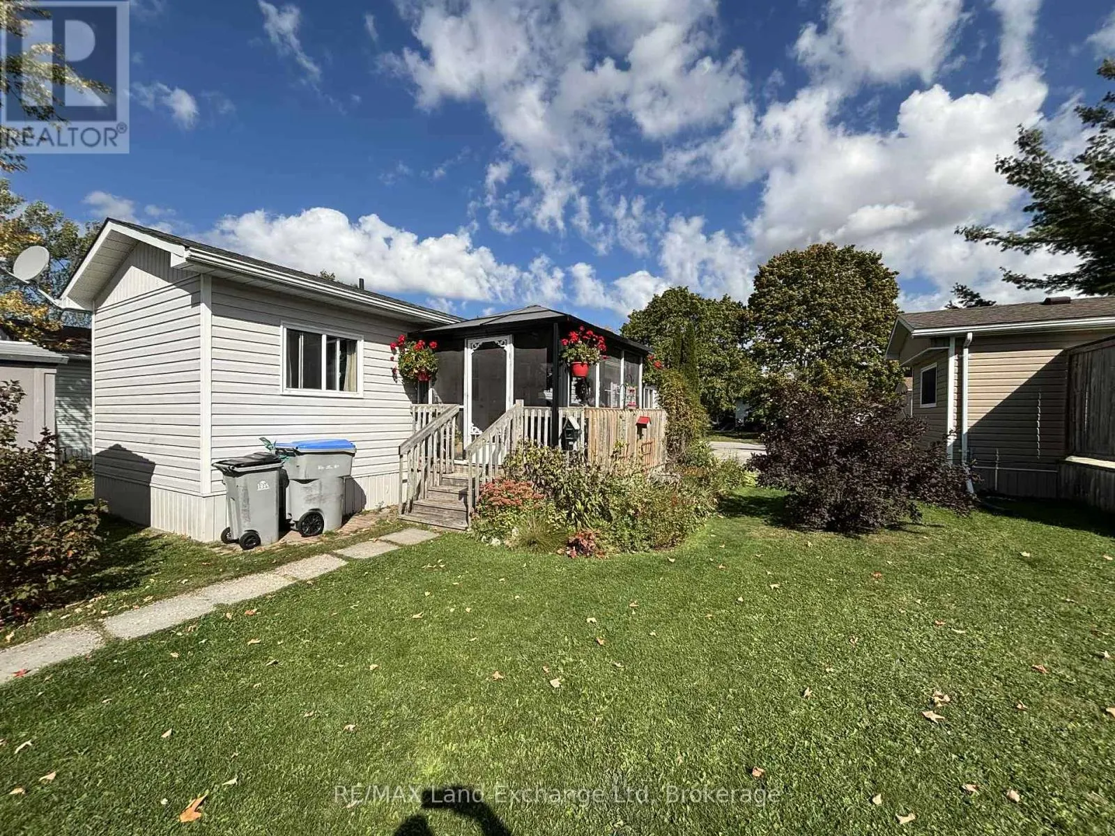 35 BRIARWOOD CRESCENT