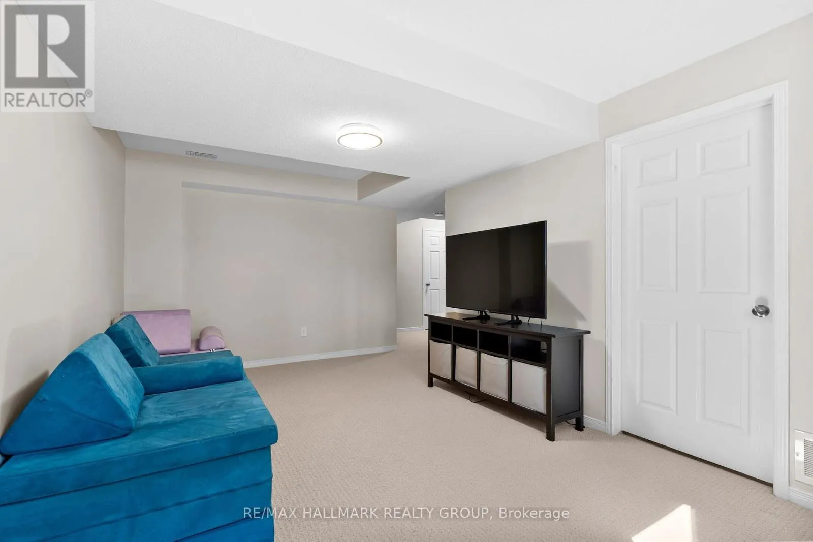 379 ROLLING MEADOW CRESCENT