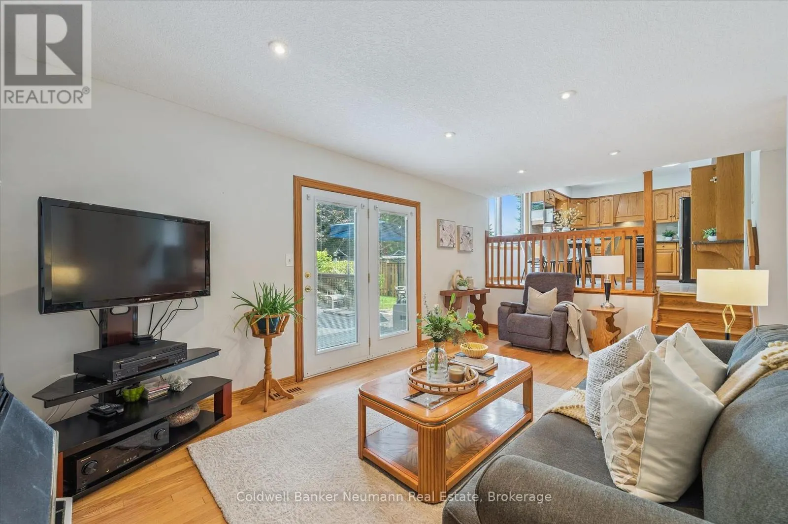 21 OLD COLONY TRAIL