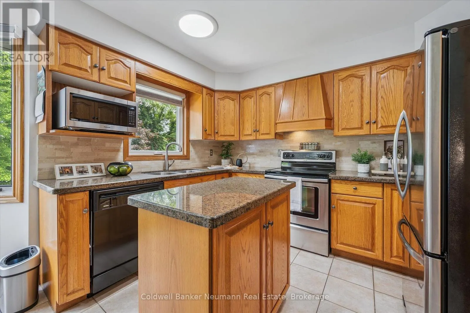 21 OLD COLONY TRAIL