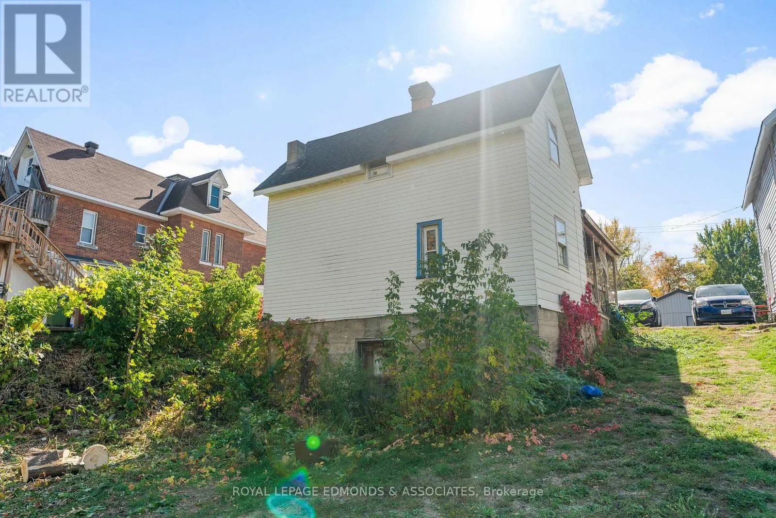 475 PEMBROKE STREET W