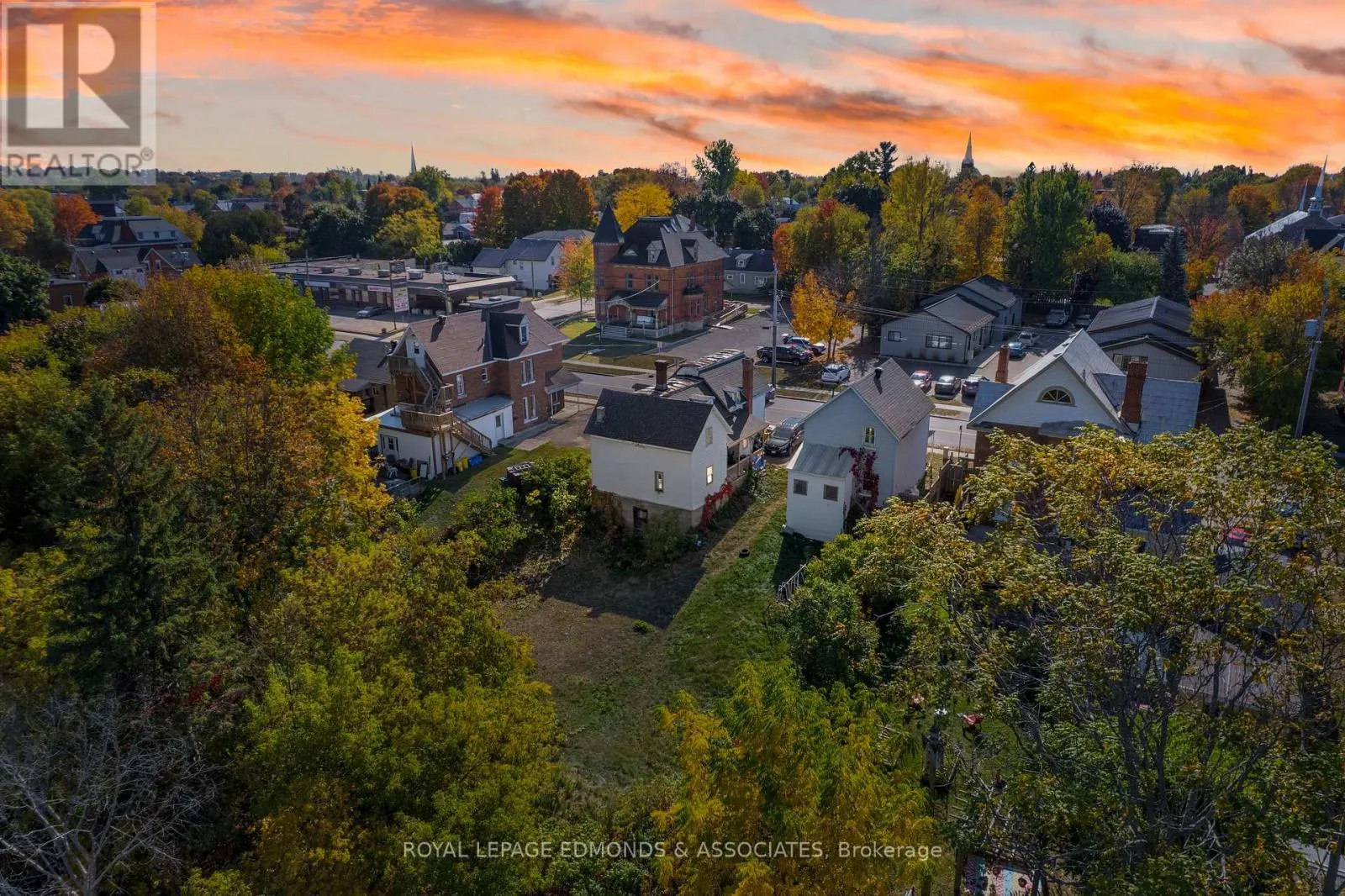475 PEMBROKE STREET W