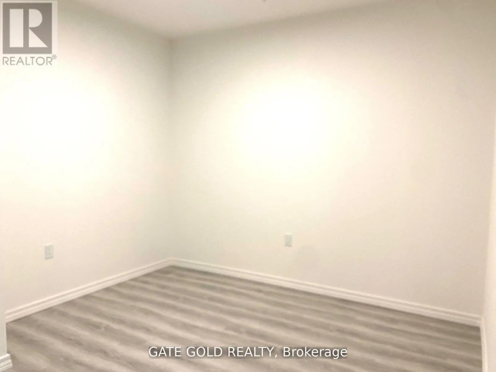 513  # 1098 PAISLEY ROAD W