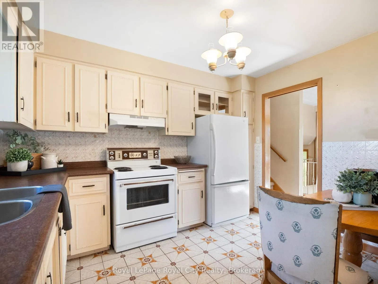 48 GLENBROOK DRIVE