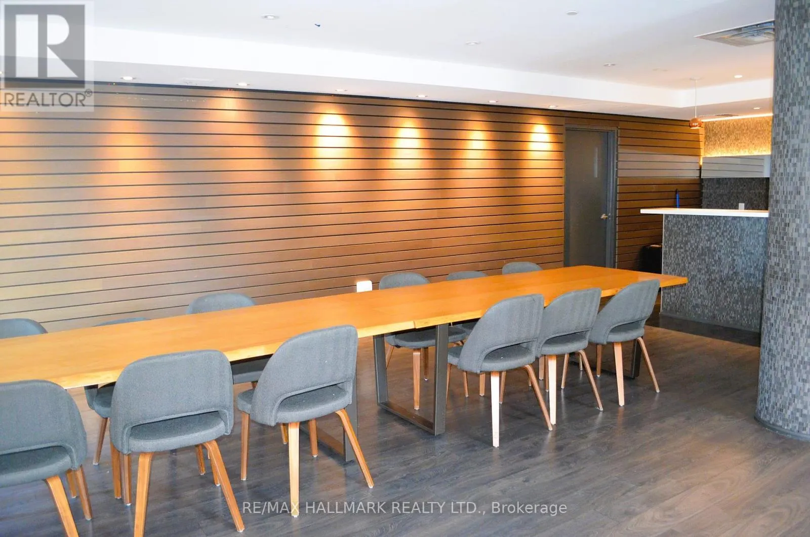 1704 - 85 DUKE STREET W