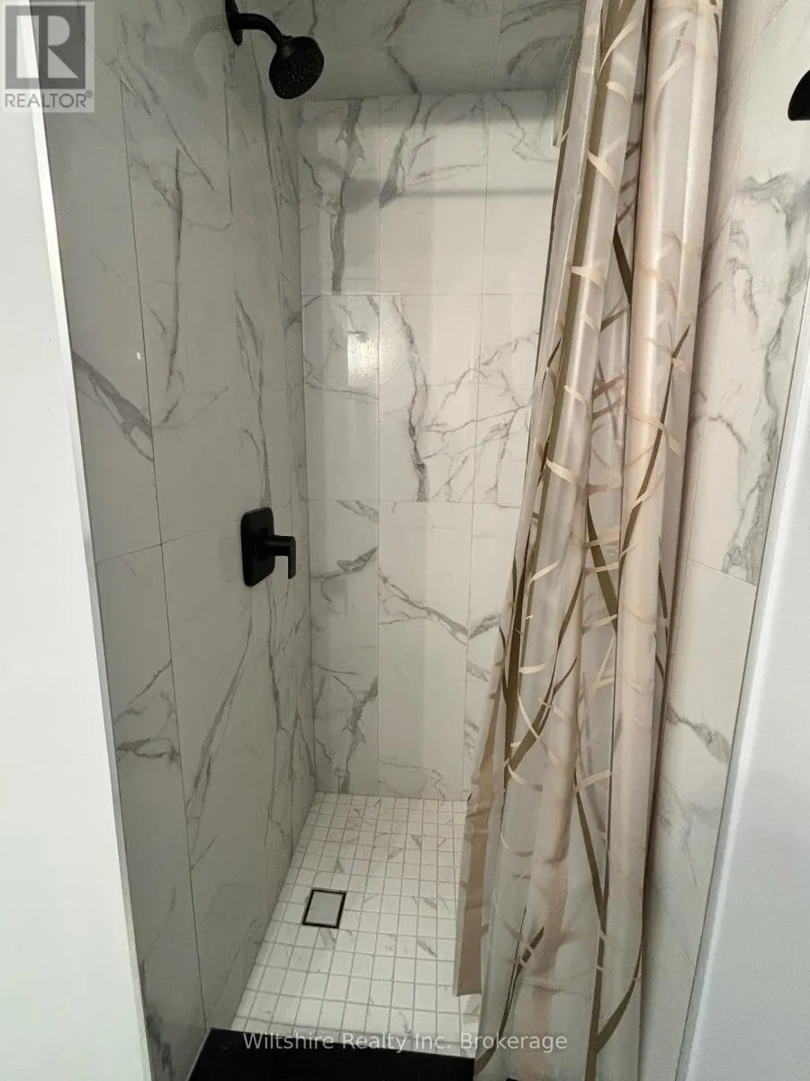3 - 14 GLENDALE DRIVE, #3