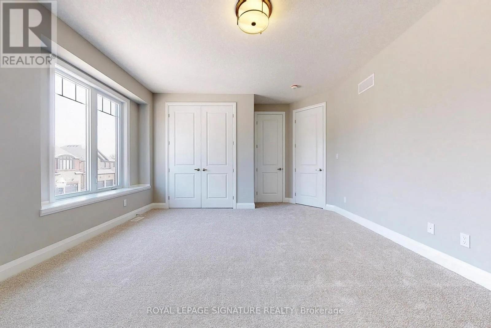 24 HOLLYBROOK TRAIL