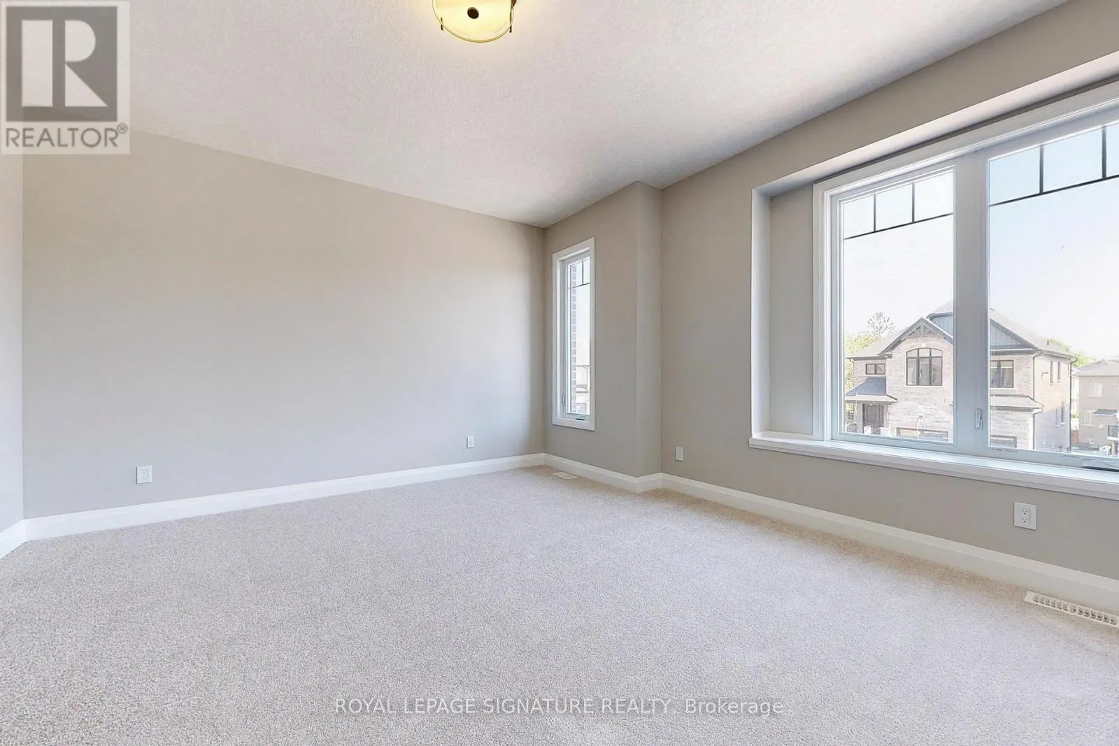 24 HOLLYBROOK TRAIL