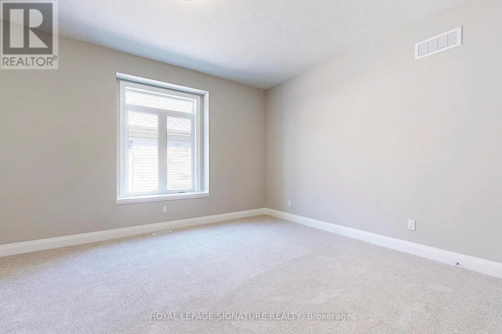 24 HOLLYBROOK TRAIL