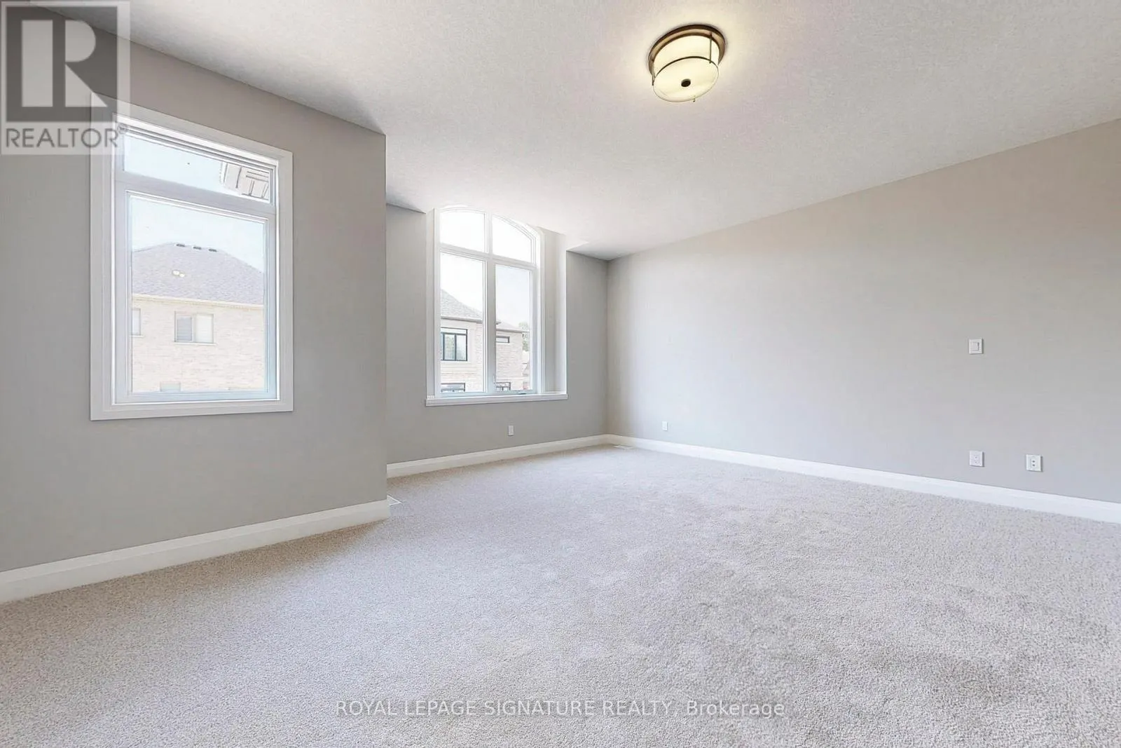 24 HOLLYBROOK TRAIL