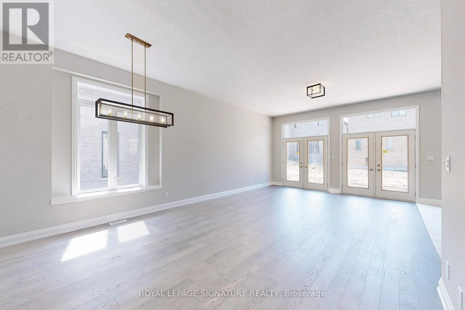 24 HOLLYBROOK TRAIL