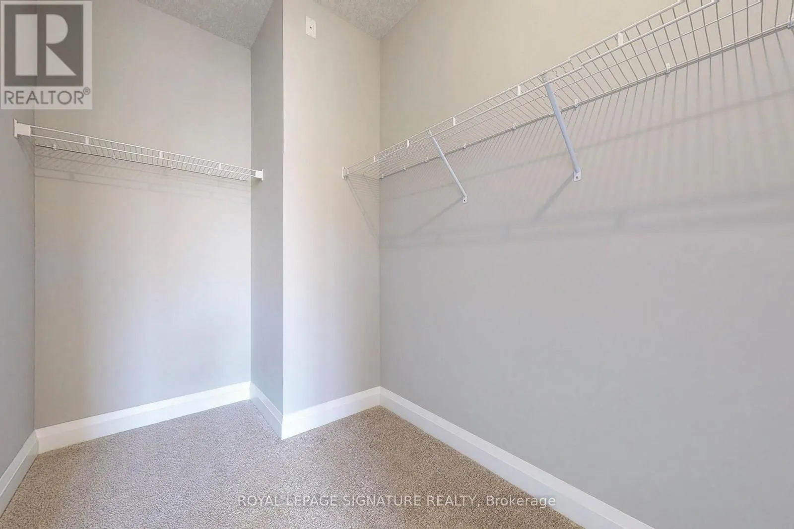 24 HOLLYBROOK TRAIL