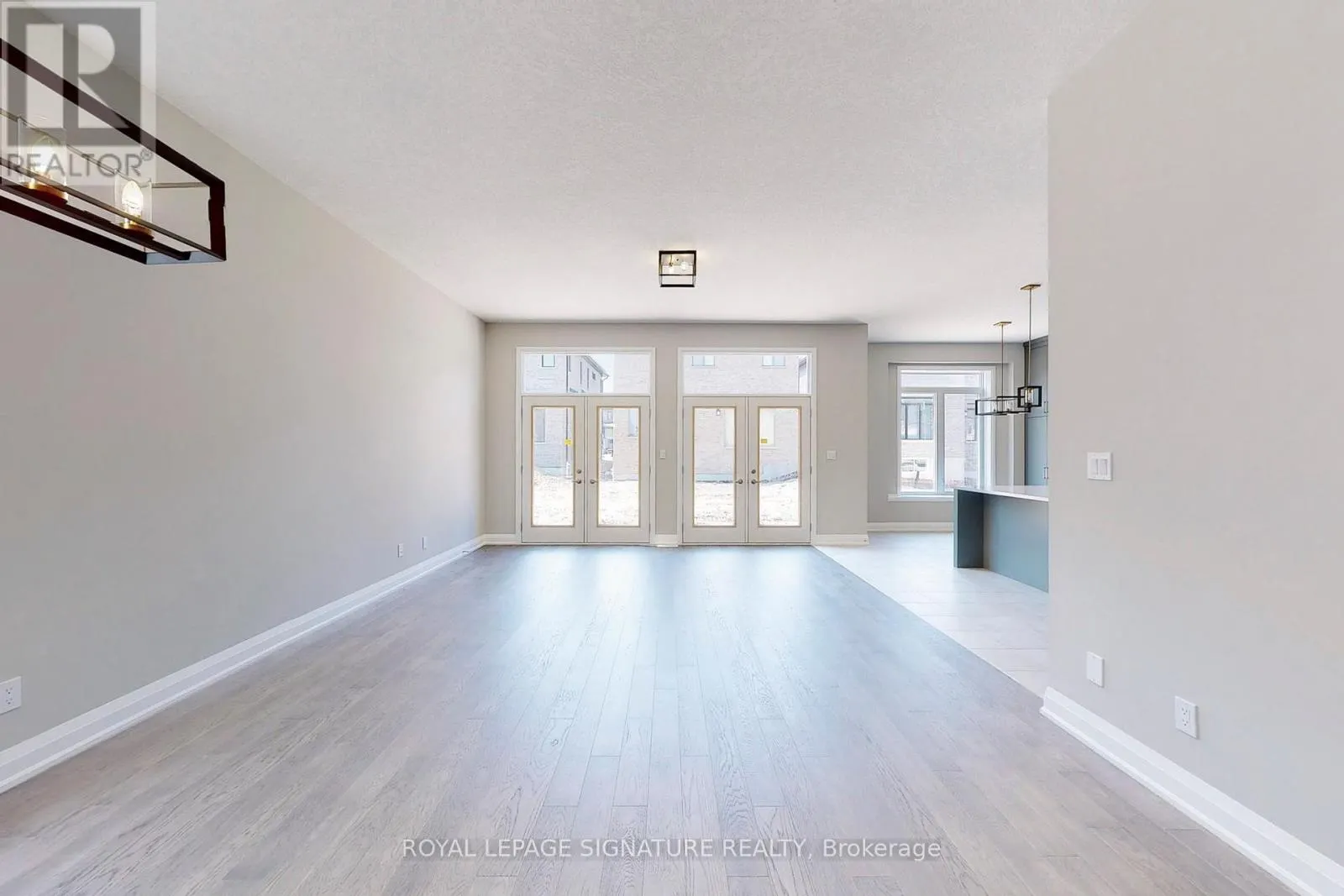 24 HOLLYBROOK TRAIL