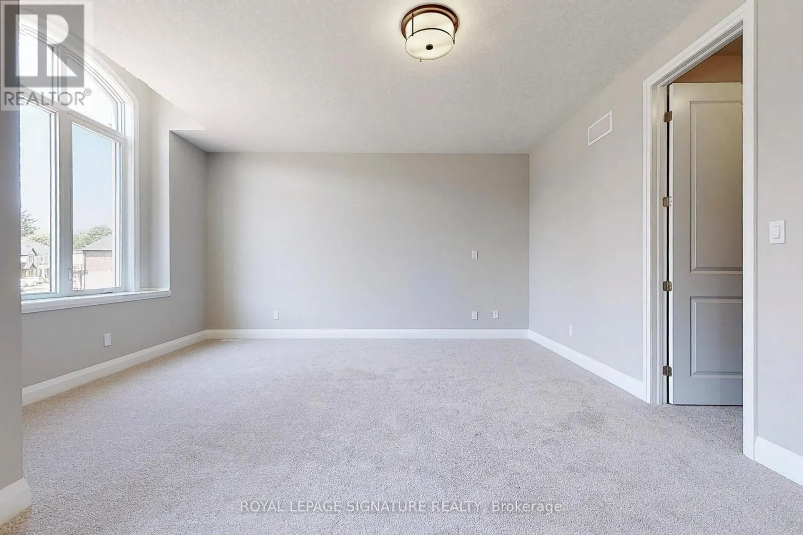 24 HOLLYBROOK TRAIL
