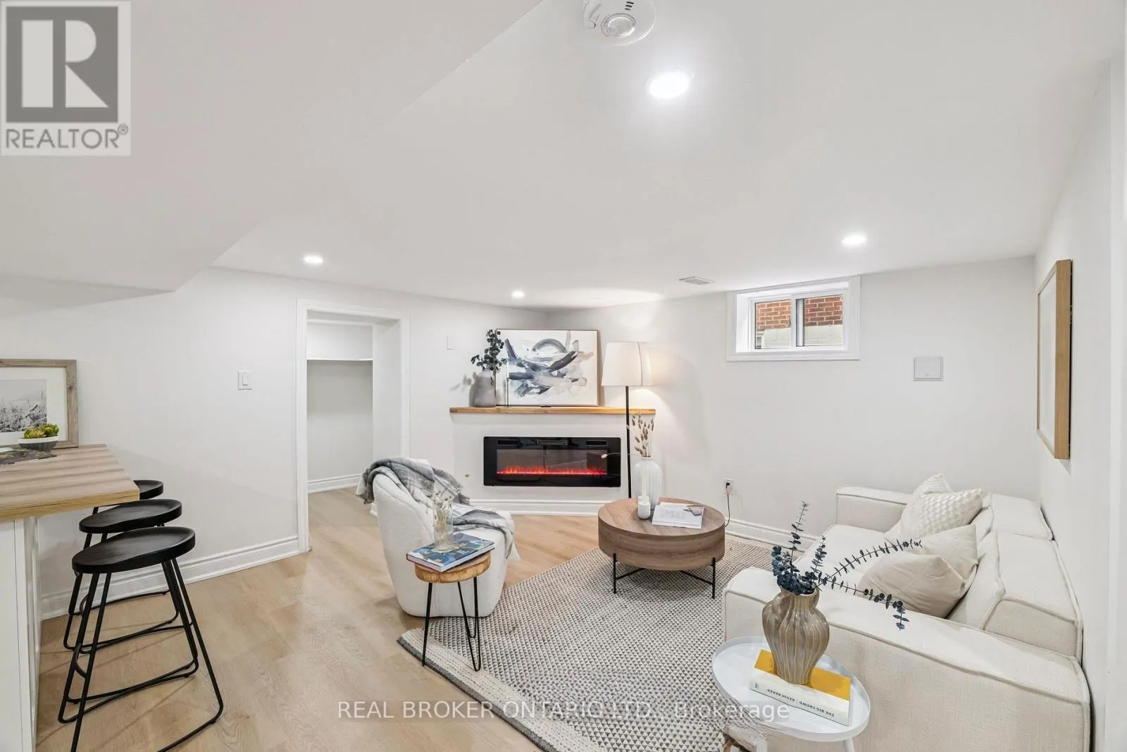 BASEMENT - 220 HOLMESDALE AVENUE S