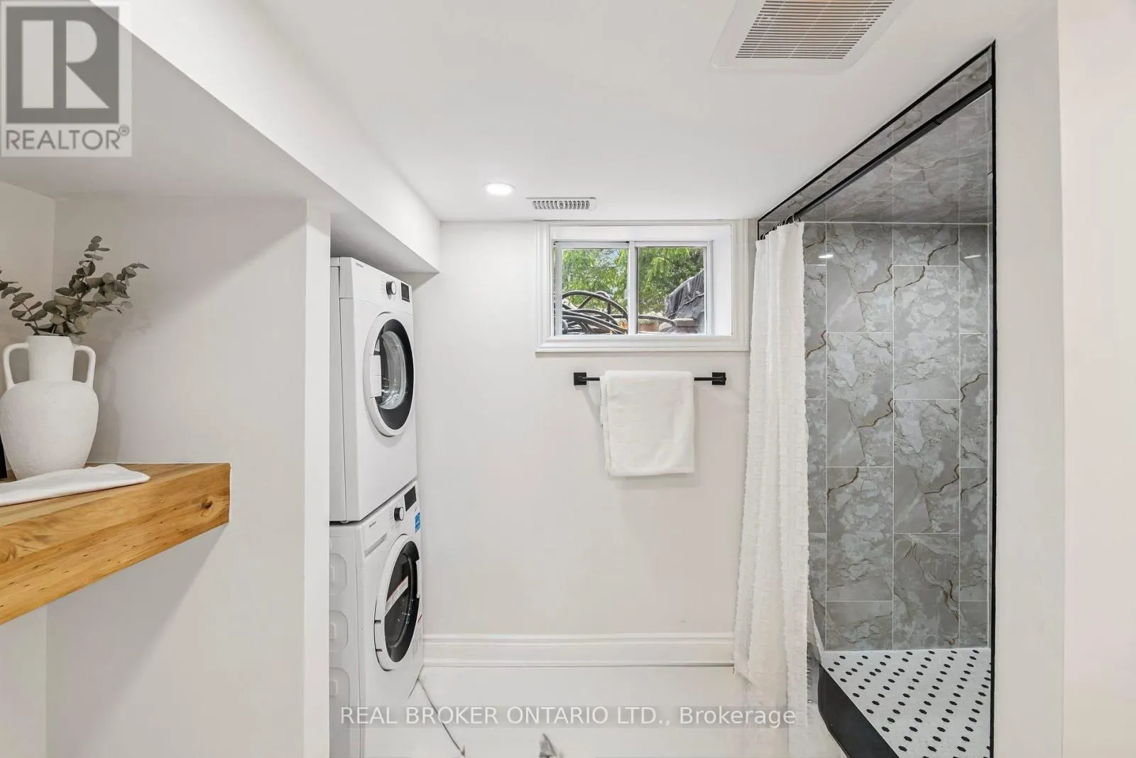 BASEMENT - 220 HOLMESDALE AVENUE S