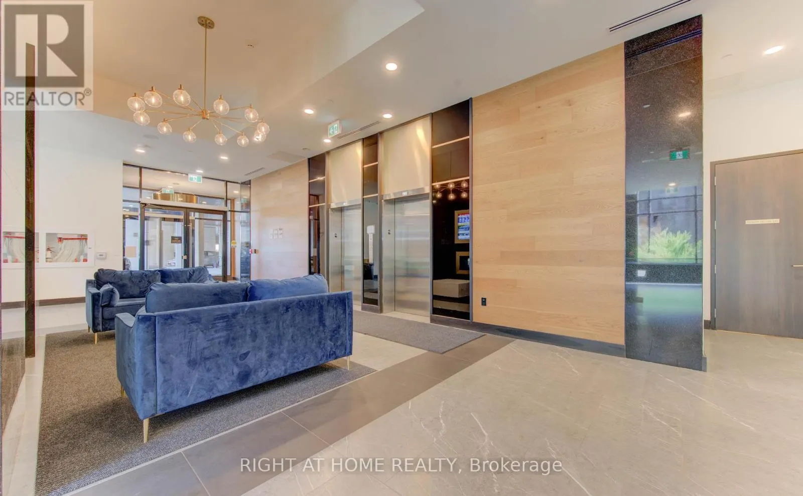 1030 - 145 COLUMBIA STREET W