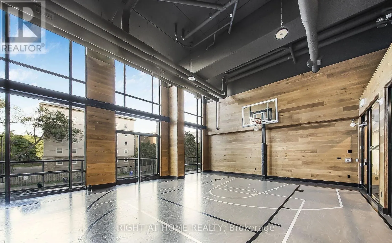 1030 - 145 COLUMBIA STREET W