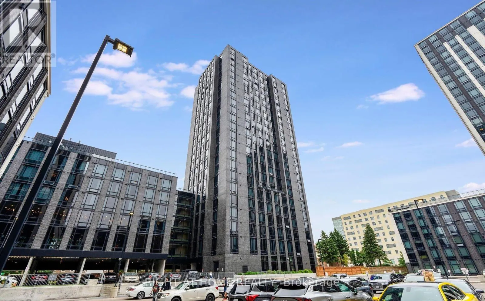 1030 - 145 COLUMBIA STREET W