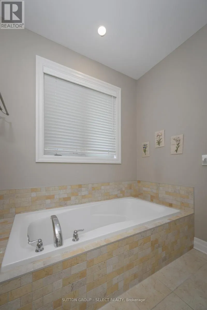 68 - 124 NORTH CENTRE ROAD, #68