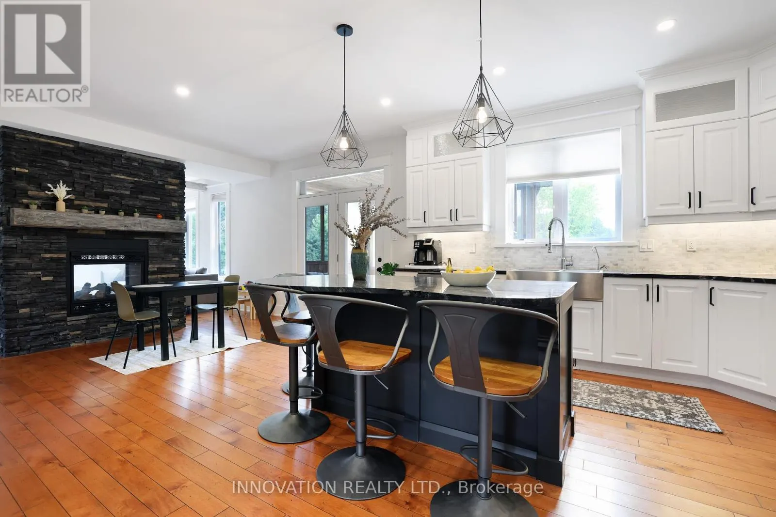 115 EAGLE CREEK COURT