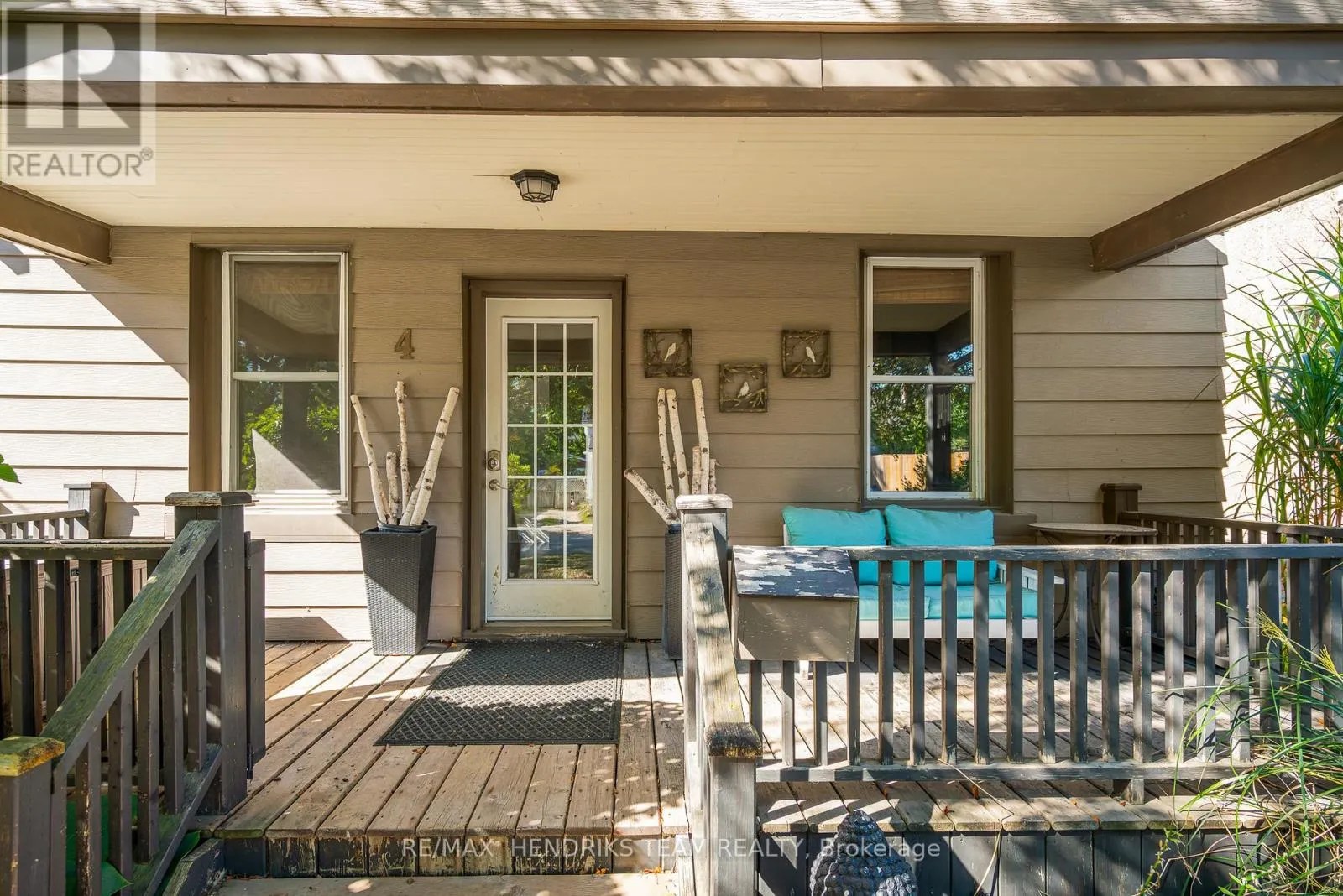 4 RAVINE ROAD