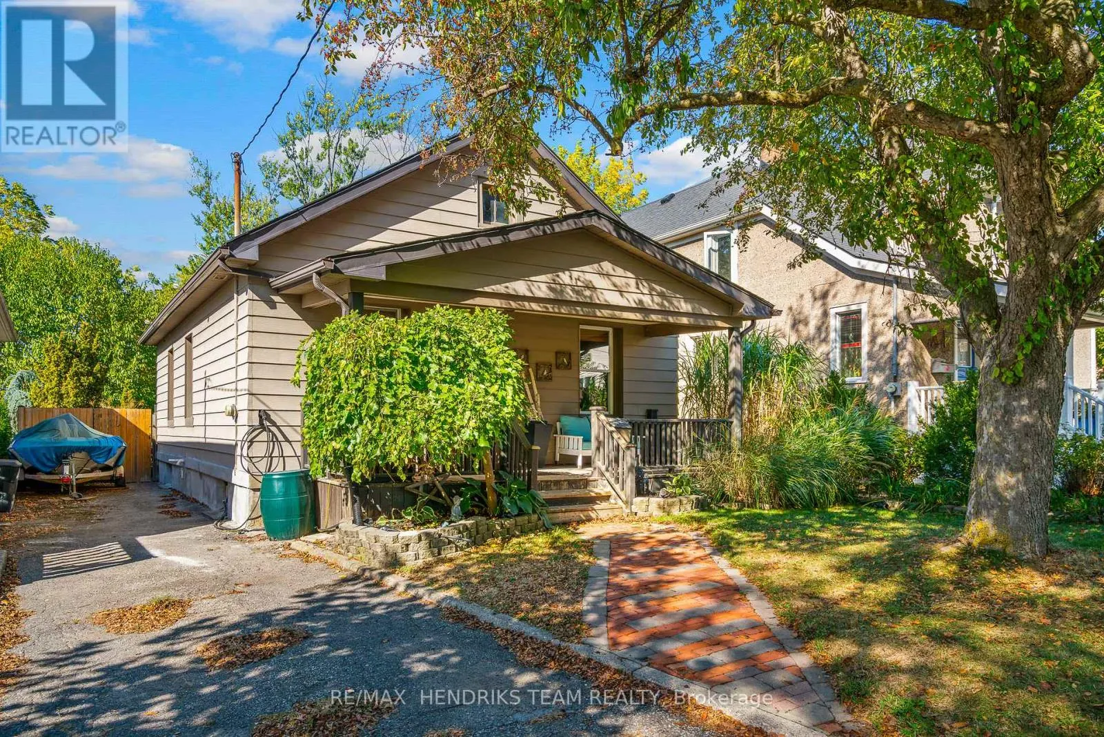 4 RAVINE ROAD