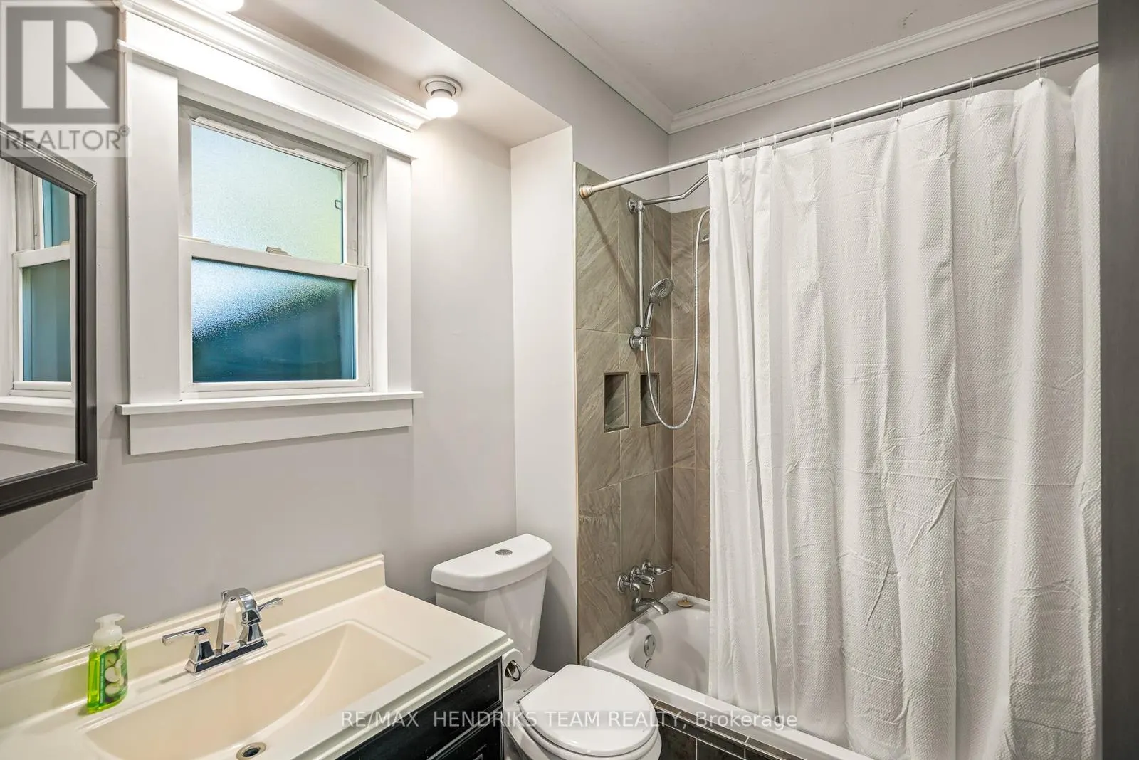 4 RAVINE ROAD