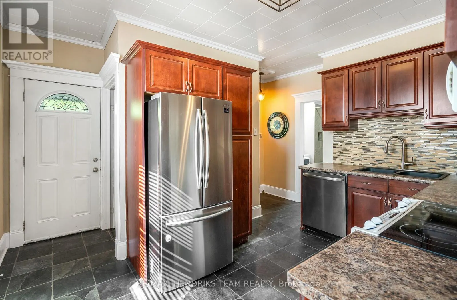 4 RAVINE ROAD