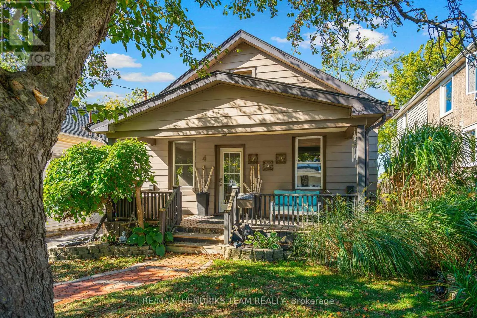 4 RAVINE ROAD