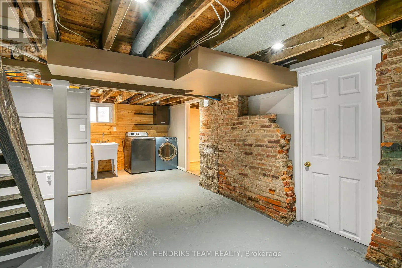 4 RAVINE ROAD