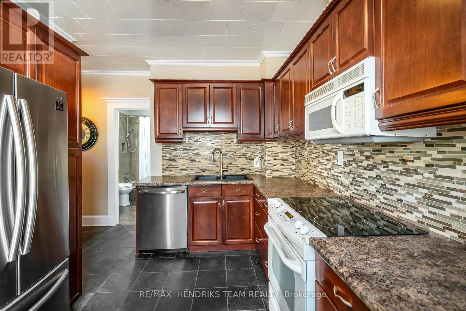 4 RAVINE ROAD