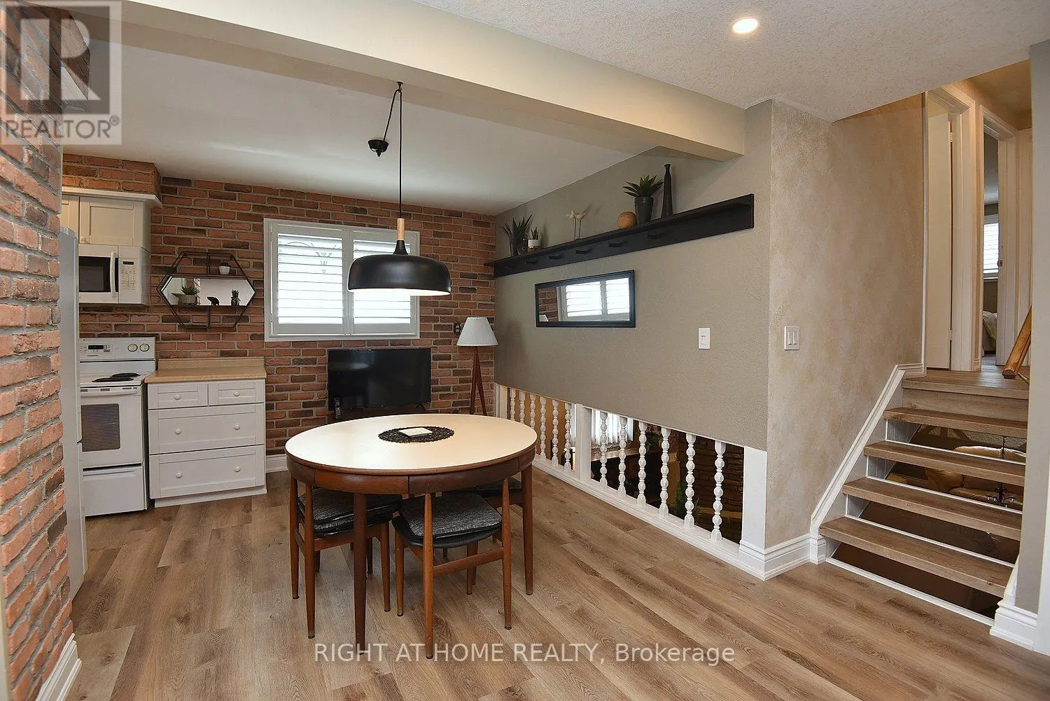 105 BISMARK DRIVE