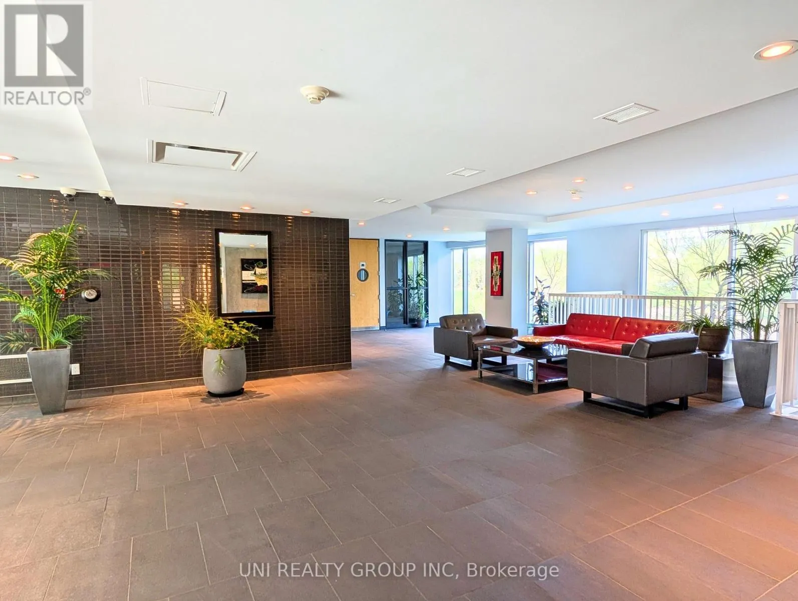 409 - 250 LETT STREET