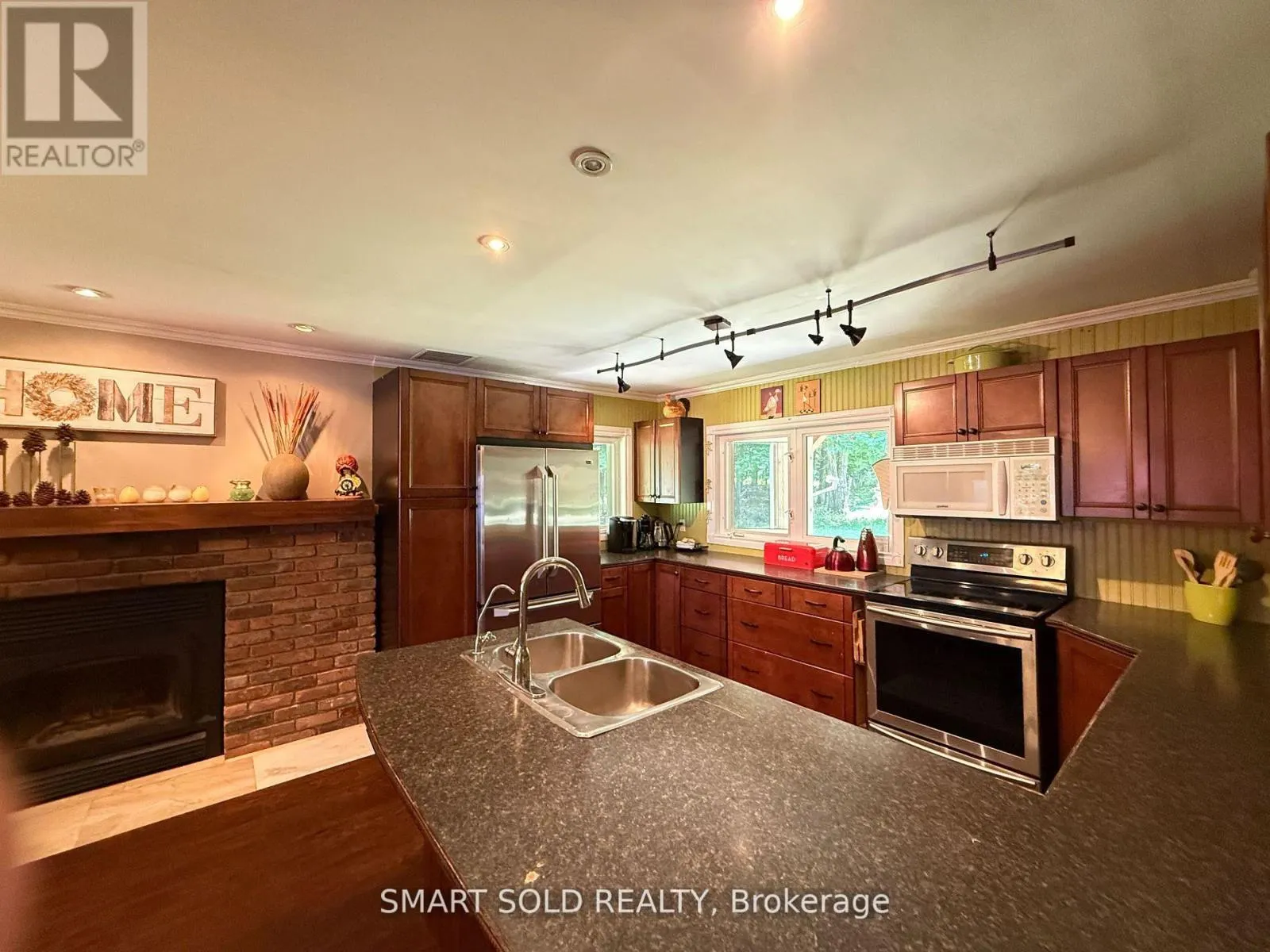 105 MUSKOKA GLENS COTTAGE ROAD