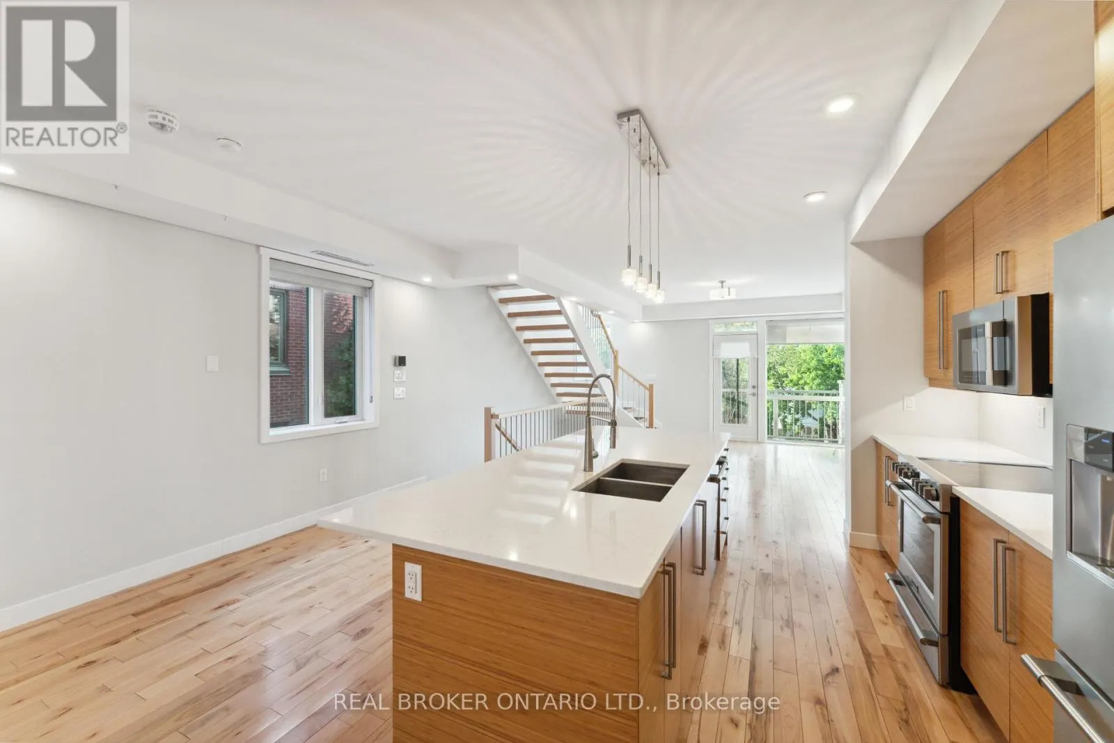 36 ONTARIO STREET