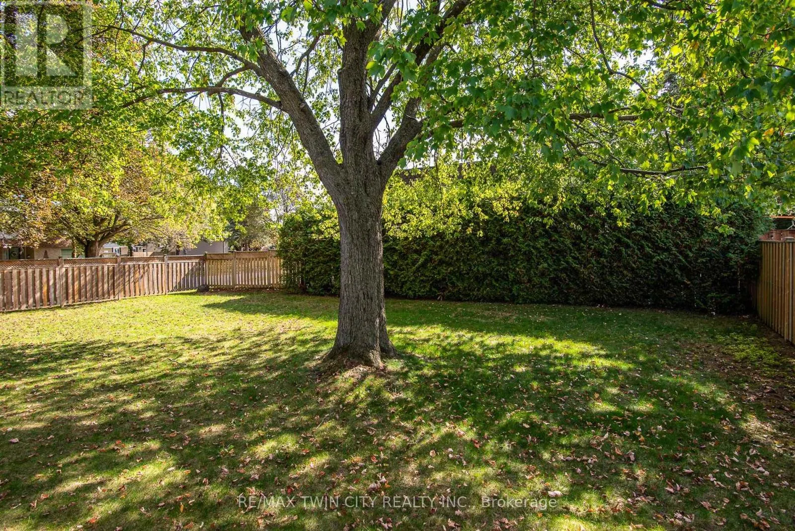 389 DUNVEGAN DRIVE