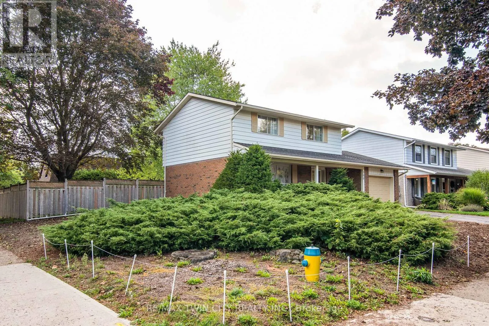 389 DUNVEGAN DRIVE