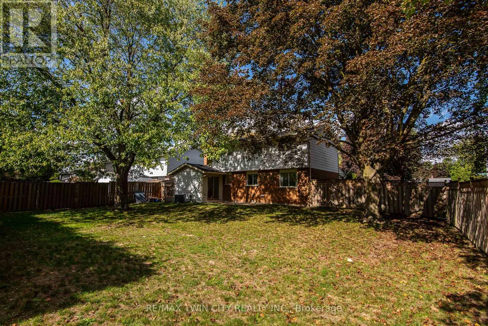 389 DUNVEGAN DRIVE
