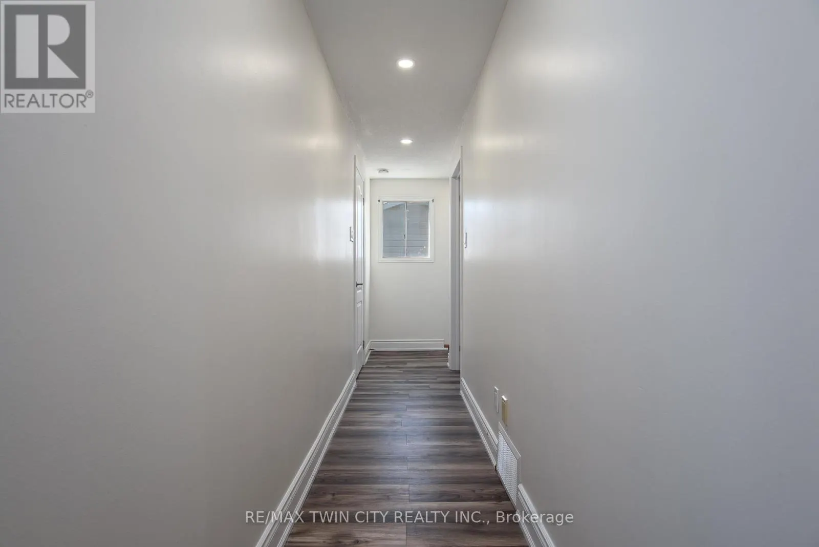 389 DUNVEGAN DRIVE